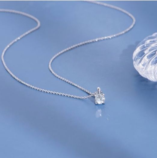 E Jewelry Women's Basic Solitaire Necklace with Round Cut Zirconia in 925 Sterling Silver White Crystal Pendant Chain Rhodium-Plated