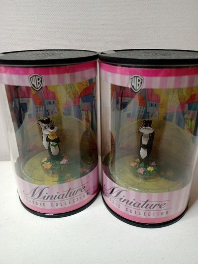 Warner Bros Miniature Classic Collection Pepe Le Pew 1999