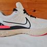2022 nike react infinity flyknit 3 Size 7.5 eu 42 white/pink in excellent condition Image 7