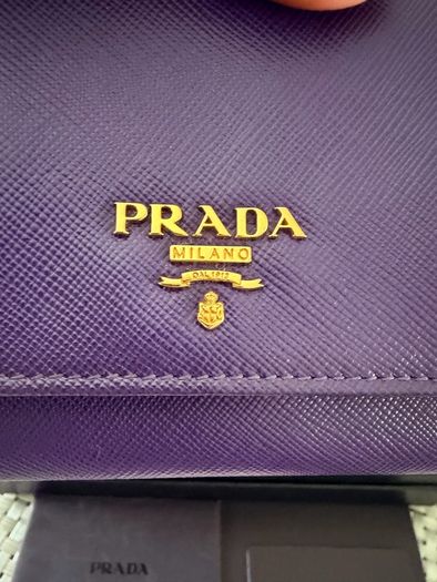 Prada Wallet Authenitc