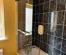 Bath + body frame glass
