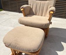 Nursing Rocking Chair with Footstool - Mamas & Papas / Dutalier