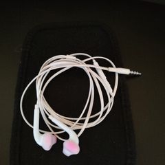 Samsung Earphones. Free Postage!