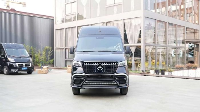 NEW Complete Front Bumper for Mercedes Sprinter 2018 onwards AMG STYLE GTR W907