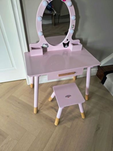 Girls Vanity Table and Stool