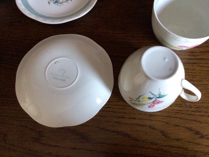 Alfred Meakin 1950s Harvest Bouquet 4 Cups and Saucers