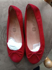 UNISA Red suede ballet flats. Size 38 (fit like 37) Never worn.
