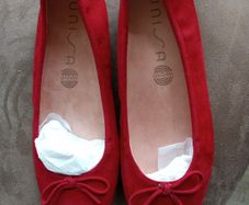 UNISA Red suede ballet flats. Size 38 (fit like 37) Never worn.
