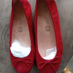 UNISA Red suede ballet flats. Size 38 (fit like 37) Never worn.