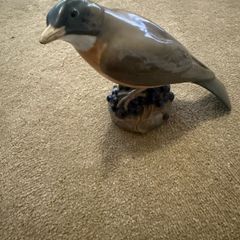 Bird figurine