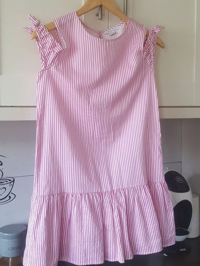 pink dress