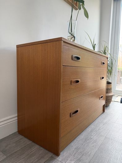 Mid Century Chest of Drawers