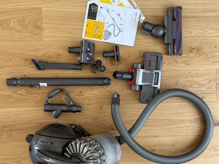 Dyson DC54
