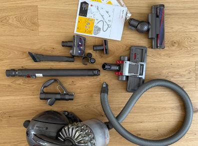Dyson DC54