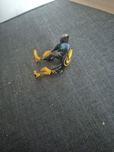 Ben 10 articulated alien 4 inches