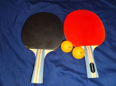 Table tennis paddle and balls