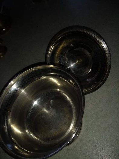 Vintage lovely brass pot and lid 15 cm. tall with lid &10.7cm. wide.