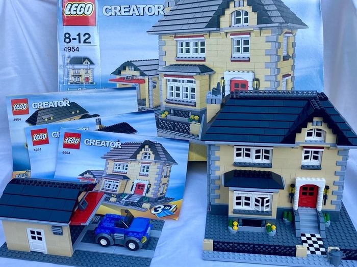 Lego Creator 3 in 1 Model Town House 4954 PRICE DROP
