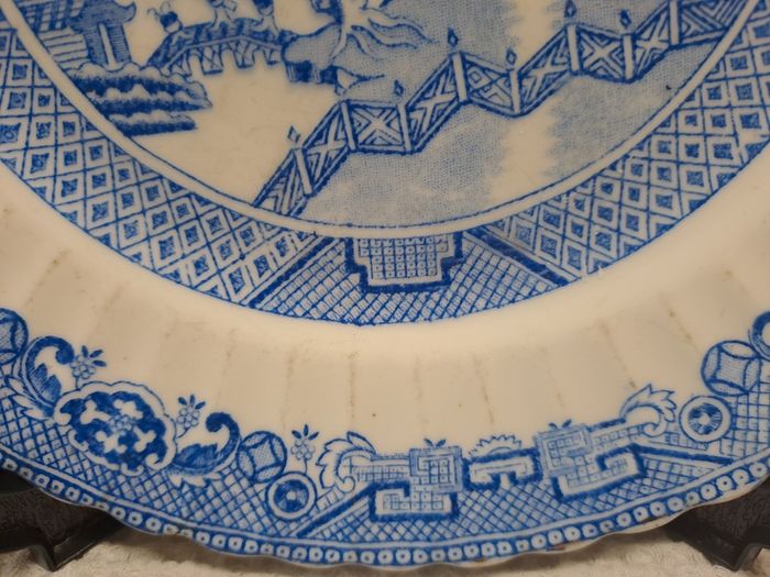 Antique Blue Willow pattern plate scalloped edge