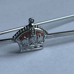 bar brooch