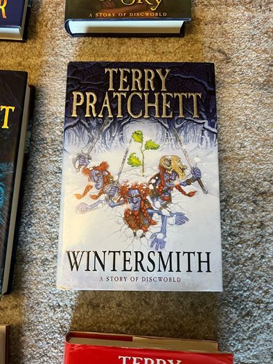 21 Discworld books Hardcover