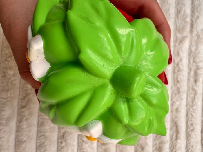 Shopkins Strawberry Kiss Colour Changing approx. 12 cm. Used Please see photos