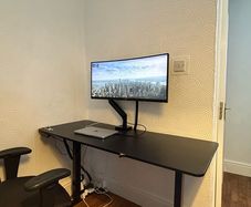 ERGOMAKER Electric Height Adjustable Standing Desk