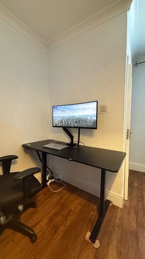 ERGOMAKER Electric Height Adjustable Standing Desk