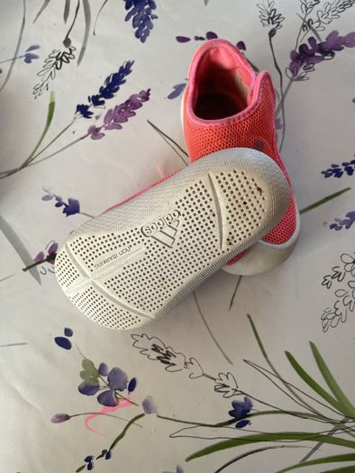 Adidas children's sandals size 5.5uk