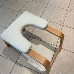 Feet-up headstand stool