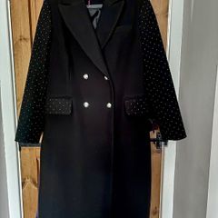 Beautiful women's black 2XL coat - never worn