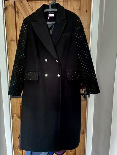 Beautiful women's black 2XL coat - never worn