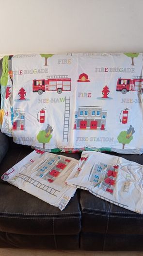 Bed Duvet Covers, Pillows, and Sheets