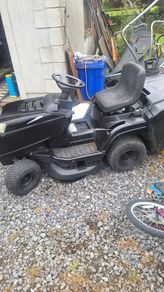 Ride on lawnmowers