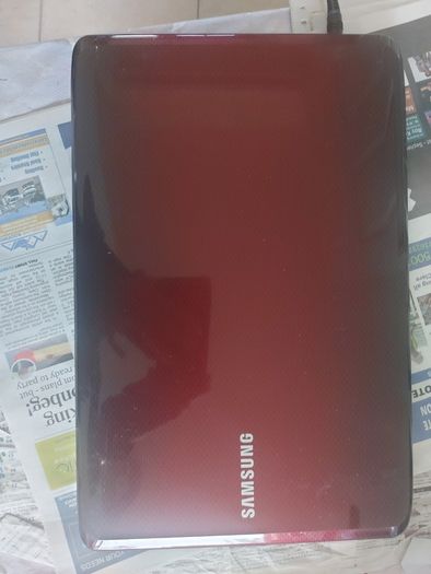 Samsung R530, Red, Intel Pentium Dual Core CPU T4400, 2.2GHz, Windows 7 Ultimate 32 bit, 4GB Ram, 150GB HDD, Opera, Chrome and VLC