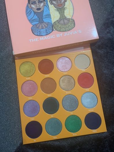 Juvia's Place Mini Magic Palette ( Larger Pan Eyeshadow )