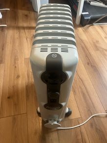 DeLonghi 2KW oil filled Electric Radiator Heater