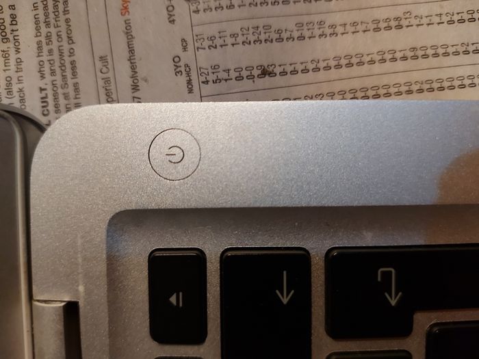 MacBook Air 13 inch, A1237, excellent cosmetic Condition, Password Locked