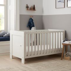 Adjustable baby cot