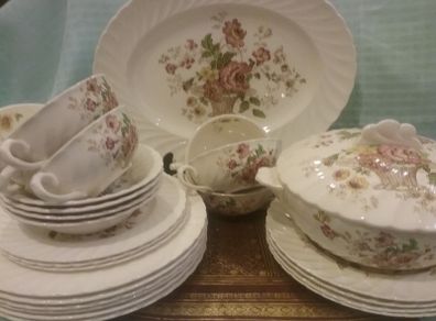 Dinner Service Vintage Clarice Cliff