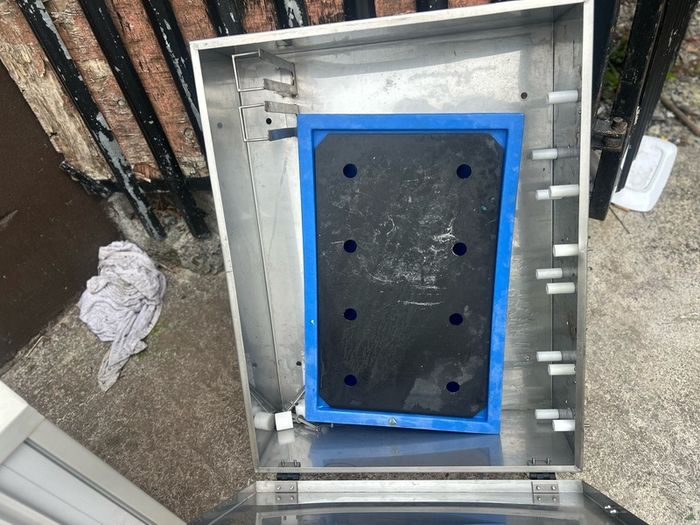 Stainless steel wall press