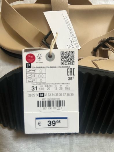 Zara kids sandals ( uk 13)