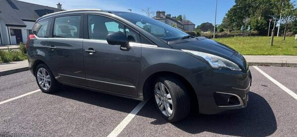 2015 Peugeot 5008
