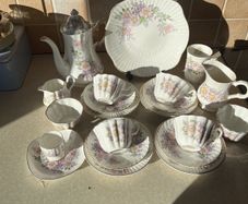 Vintage Royal Tara 21 piece set Irish Blossom in Mint condition