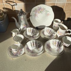 Vintage Royal Tara 21 piece set Irish Blossom in Mint condition