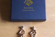 New pretty golden fashion earrings
