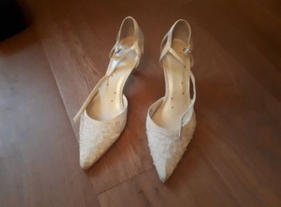 Beautiful Wedding Shoes Size 5