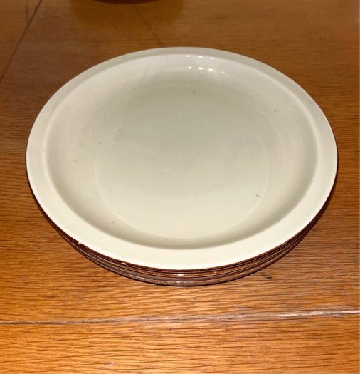 A Set of 5 Plates Medium Size and A Set of 4 Plates Large Size