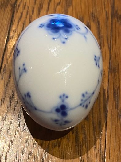 Reduced B&G Danish Porcelain egg number 691 collectors item