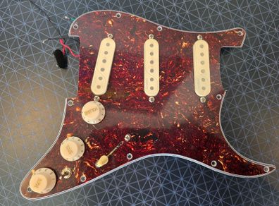 Fishman Fluence single coil loaded pickguard